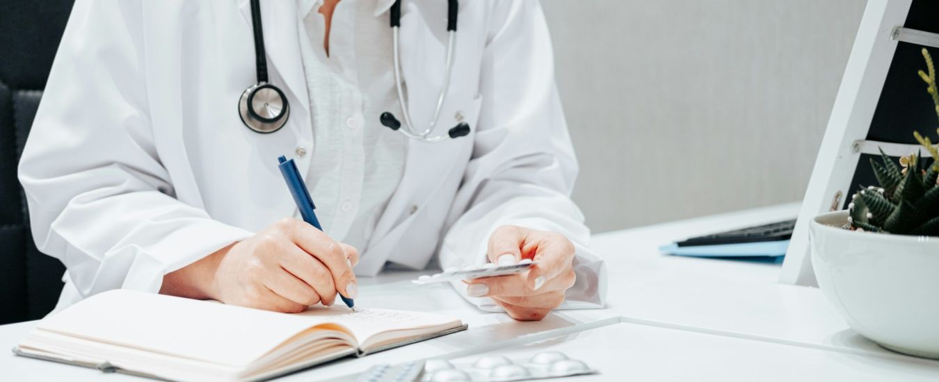 Pourquoi l'Espagne et l'europe de l'est sont de supers destinations pour étudier la santé en anglais