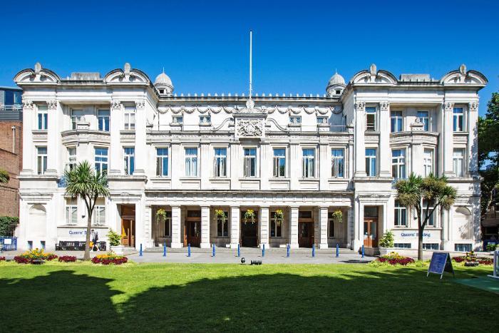 QUEEN MARY UNIVERSITY OF LONDON